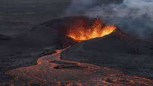 ரஷ்யாவில் முதலில் நிலநடுக்கம் இப்போது எரிமலை வெடிப்பு