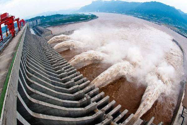 இந்திய எல்லை அருகே தண்ணீர் குண்டை உருவாக்கும் சீனா... மிகவும் செலவுமிகுந்த திட்டம்