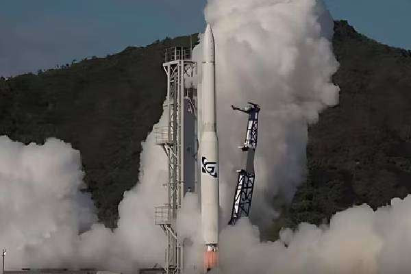 அவுஸ்திரேலியாவில் விண்ணில் செலுத்தப்பட்டு 14 செக்கன்களில் வெடித்து சிதறிய ரொக்கெட்