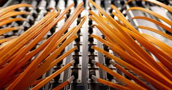 கடலுக்கு அடியில் கேபிள் பதிக்க பேஸ்புக் நிறுவனம் திட்டம்!