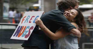 ”கட்டிப் பிடி வைத்தியம் நல்லது”! ஓர் அறிவியல் உண்மை