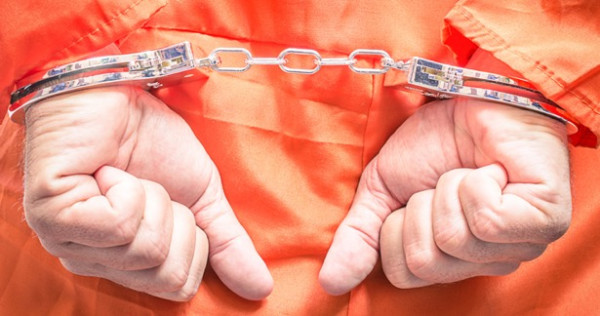  பிரெஞ்சு சிறைச்சாலைகளுக்கு பின்னால்....!!