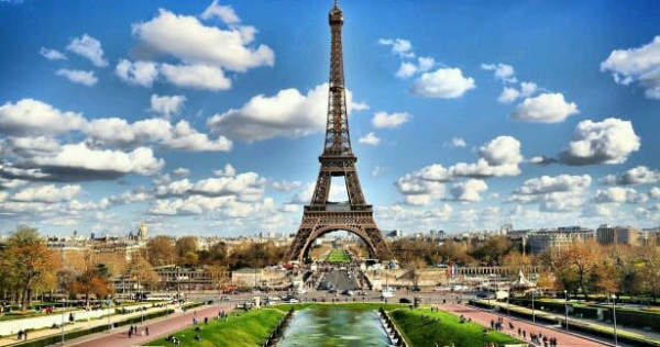 ஈஃபிள் கோபுரம் ஏன் உலக அதிசயமானது?! 