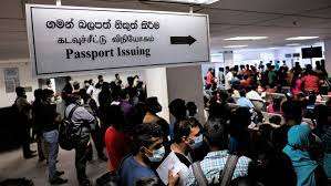 பொருளாதார நெருக்கடி - வேலைதேடி வெளிநாடுசெல்ல நிர்பந்திக்கப்படும் இளைஞர்கள் !
