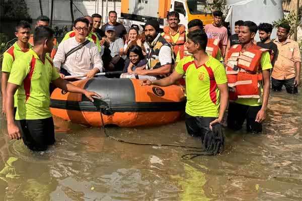 வெள்ளத்திலிருந்து மீட்கப்பட்ட அமீர் கான், விஷ்ணு விஷால்