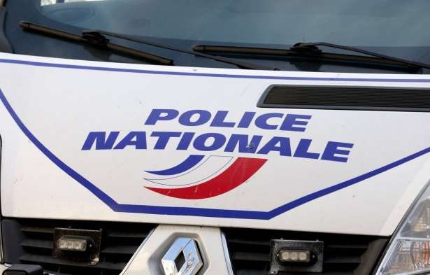 Val-de-Marne : கத்திக்குத்து தாக்குதலில் சிறுவன் பலி!!