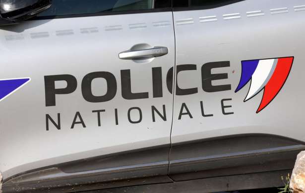 Nanterre : ஏழு ஆண்டுகளாக தேடப்பட்டு வந்த பெண் - மகிழுந்துக்குள் இருந்து சடலமாக மீட்பு!!