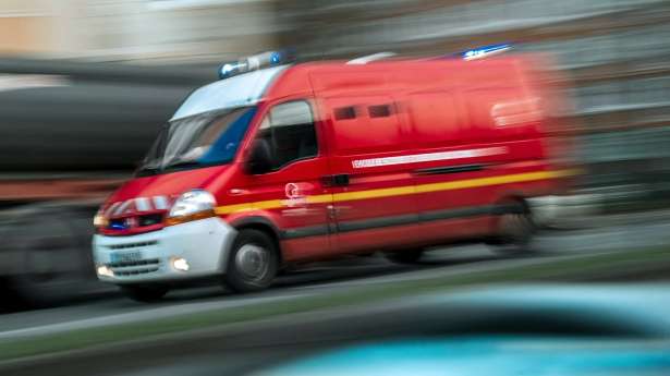 Essonne : பாடசாலை பேருந்துடன் மோதிய மகிழுந்து.. ஒருவர் பலி..!
