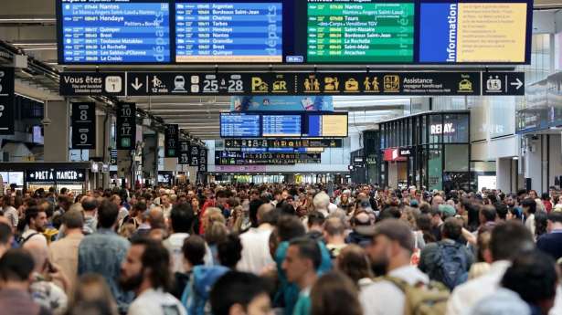 ■ SNCF : 800,000 பயணிகள் பாதிப்பு.. பல்வேறு குற்றச்செயல்களால் தடைப்பட்டுள்ள போக்குவரத்து சேவைகள்!
