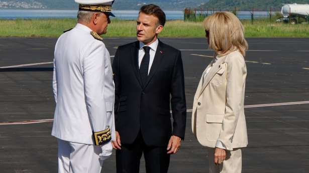 Réunion தீவைச் சென்றடைந்தார் ஜனாதிபதி மக்ரோன்!!