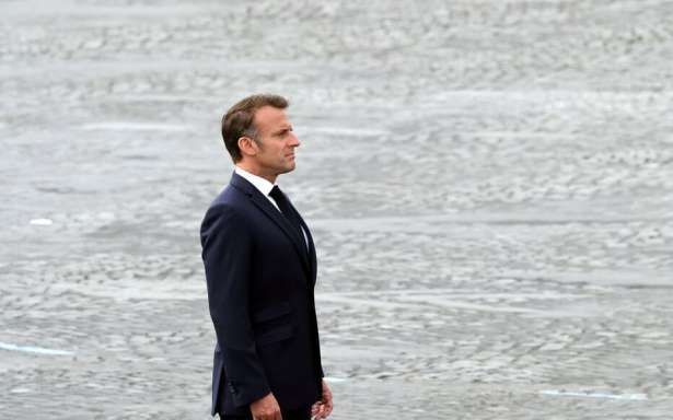 பிரபலத்தன்மை! - பிரான்சுவா ஒலோந்துவை நெருங்கிய மக்ரோன்!