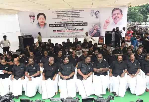 அ.தி.மு.க.,வினர் உண்ணாவிரதம்: கள்ளக்குறிச்சி சென்று மக்களை சந்திக்காதது ஏன்?: இ.பி.எஸ்., கேள்வி 