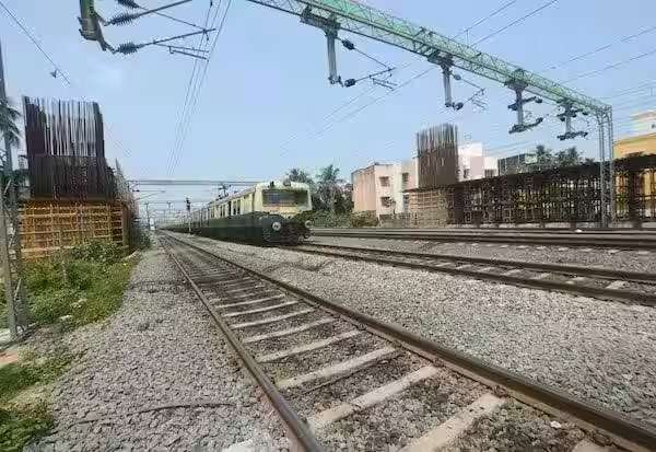  பறக்கும் ரயிலை தமிழக அரசிடம் ஒப்படைக்க முடிவு
