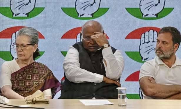 காங்கிரசுக்கு மேலும் ரூ.1,745 கோடி அபராதம்: வருமானவரித்துறை நோட்டீஸ்
