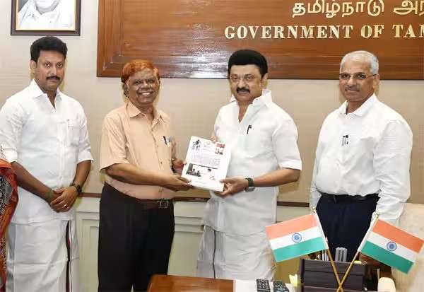 மாணவர்கள் நெற்றியில் திலகம், கையில் கயிறுக்கு தடை: அரசுக்கு நீதிபதி சந்துரு குழு பரிந்துரை