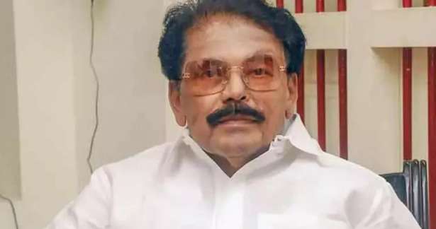 ஹெலிகாப்டரில் 20 ஆயிரம் உணவு பொட்டலம் விநியோகம்