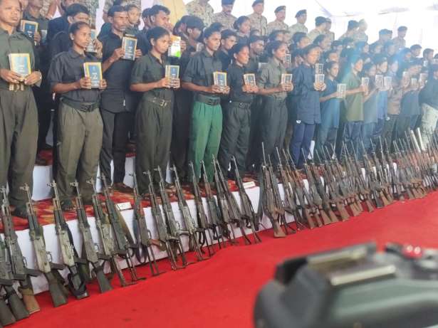 சரணடைகிறோம்! மாநில முதல்வர்களுக்கு கடிதம் வாயிலாக மாவோயிஸ்டுகள் அறிவிப்பு