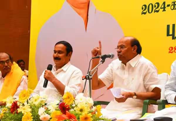நானே பா.ம.க., தலைவர்: மகனது தலைவர் பதவியை பறித்தார் ராமதாஸ்