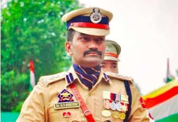 பயங்கரவாதிகளின் சதியை முறியடித்த ஐபிஎஸ் அதிகாரி: குவிகிறது பாராட்டு