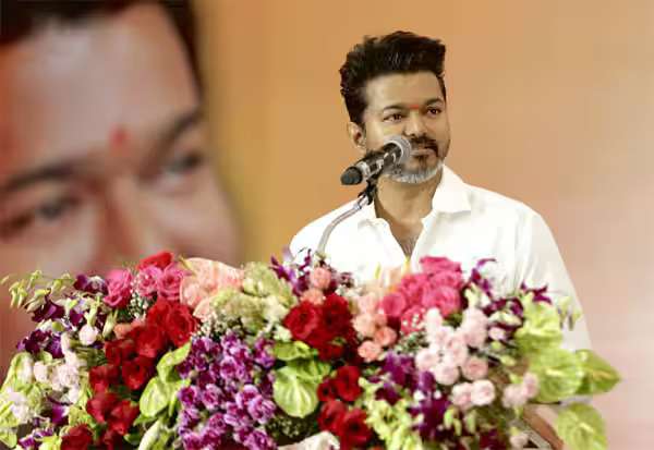 நீட் தேர்வுக்கு எதிராக வாய் திறந்தார் விஜய்:  அரசியலை ஆரம்பித்தார் 