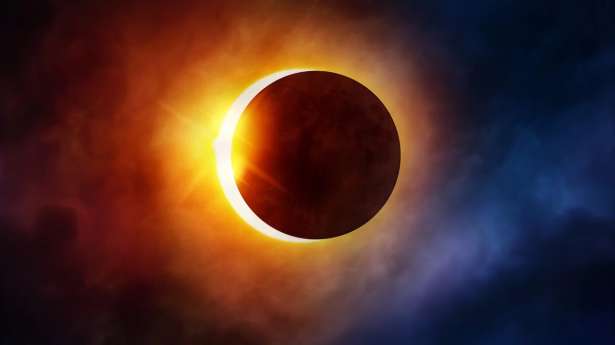 சந்திர கிரகணம் 2023 - எப்போது நிகழும்? எங்கிருந்து பார்க்கலாம்? 