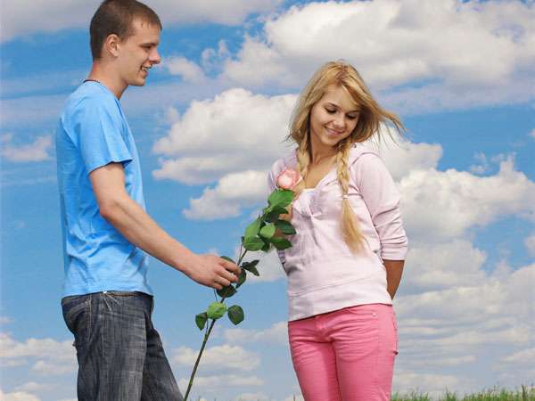 யாராவது உங்களை விரும்புகிறார்களா என தெரிஞ்சுக்கணுமா?