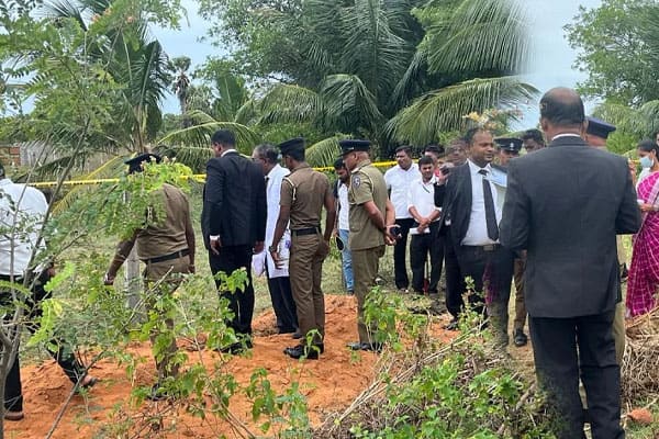 கொக்குத்தொடுவாய் மனித புதைக்குழி அகழ்வுப்பணிகள் இன்றும்