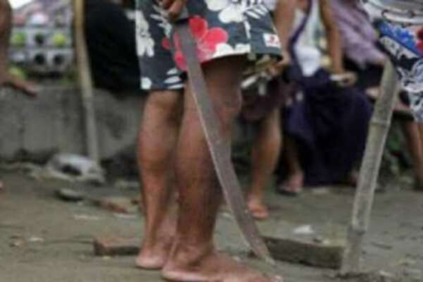 யாழில் வாள் வெட்டு: இருவர் காயம்