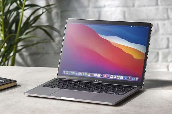 Apple நிறுவனத்தின் அடுத்த அதிரடி வெளியீடு - OLED திரையுடன் வரவிருக்கும் MacBook Pro