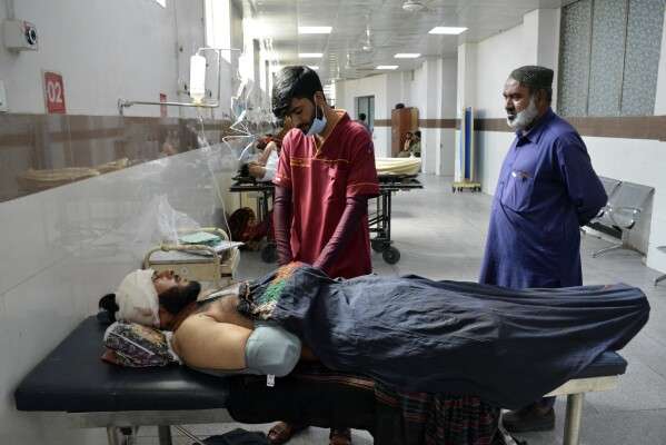 பாகிஸ்தானில் துப்பாக்கிச் சூட்டில் - 20 பேர் பலி