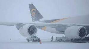 குளிர் காலநிலையால் அமெரிக்காவில் விமான சேவைகள் பாதிப்பு
