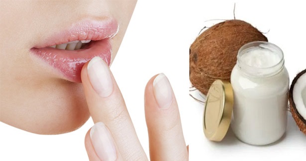 உதடுகள் மென்மையாக்கும் தேங்காய் எண்ணெய்