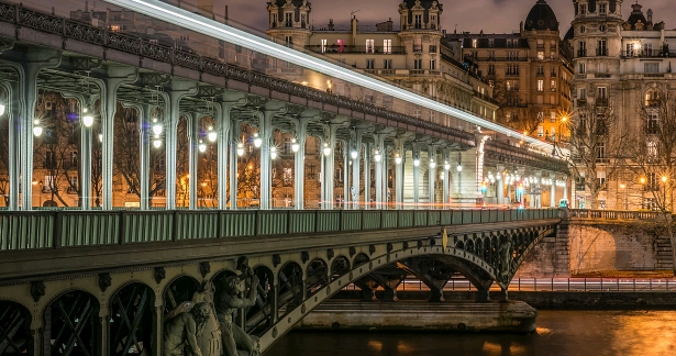 Pont de Bir-Hakeim மேம்பாலம்!!
