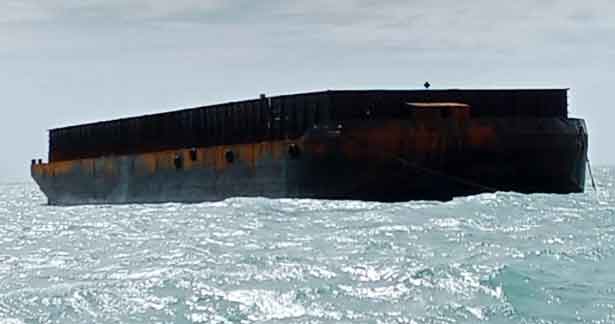 மன்னாரில் கரைதட்டிய கப்பல் - தீவிர விசாரணையில் கடற்படையினர்